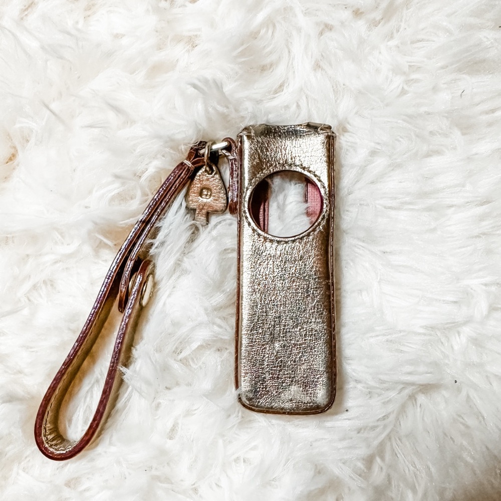 Kate Spade Gold iPod Shuffle Case